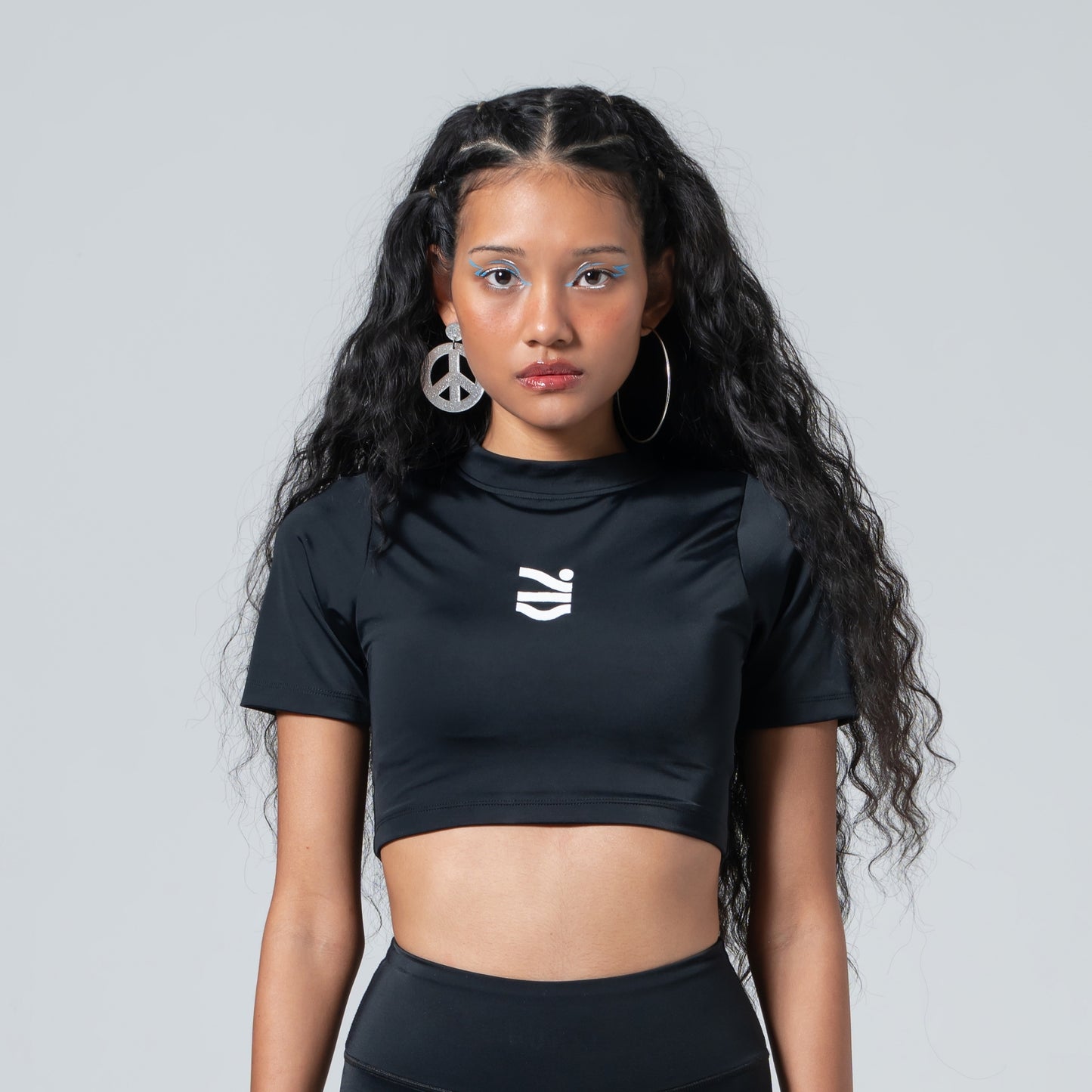 BLACK CROPPED TEE